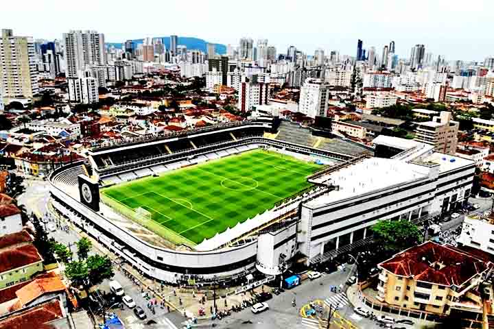 Memorial das Conquistas - O museu instalado na Vila Belmiro exibe as glórias do Santos Futebol Clube, como troféus, documentos históricos e registros de momentos inesquecíveis do Alvinegro.
