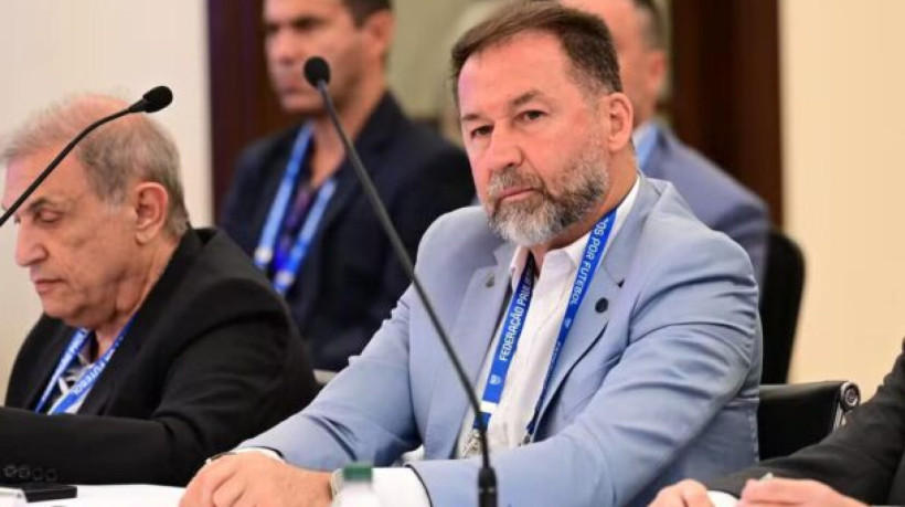 Presidente do Corinthians foi indiciado junto com outros dois dirigentes do clube e um intermediário da empresa