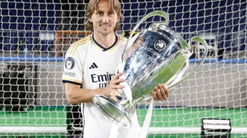 Com 28 títulos conquistados - incluindo seis Champions, quatro La Ligas e cinco Supercopas da Europa - , ele é o jogador mais vitorioso do clube