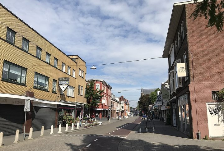 A cidade holandesa de Zwolle decidiu inovar e criar a primeira rua do mundo feita inteiramente de plástico reciclado, como uma alternativa ecológica ao asfalto.
