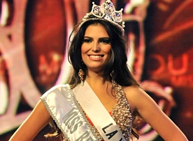Carlina Duran (2012) - Miss República Dominicana, não pôde seguir em frente até o Miss Universo porque descobriram que ela era casada. 