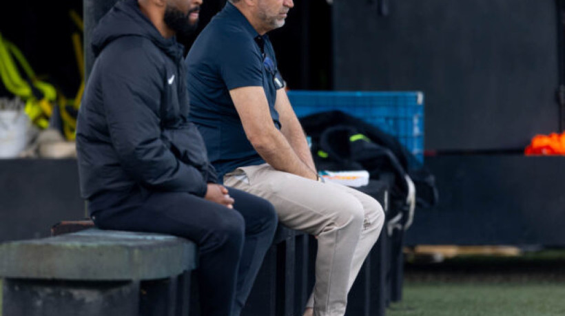 Jogadores do Timão começaram a questionar situação vivida nos bastidores do clube, mas diretor tenta manter foco dentro das quatro linhas