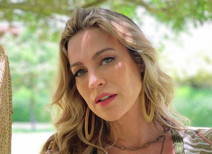 Em 2020, Luana Piovani atuou no papel de uma prostituta na série portuguesa O Clube e uma cena em que aparece fio dental repercutiu na internet. 
