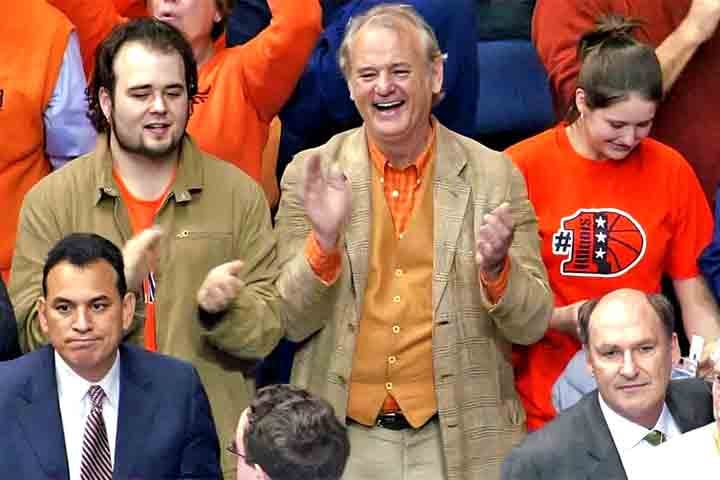 Para ela, o ator estava em um momento difícil durante as filmagens. Afinal, Scarlett o reencontrou no especial de 50 anos do programa 'Saturday Night Live', em fevereiro, onde o viu interagindo calorosamente com as pessoas no set.