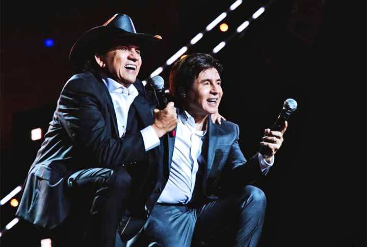 Em 2024, a dupla percorreu o Brasil com a turnê “Por Todos os Tempos”, entre julho e setembro. Ela terminou no Royal Palm Hall, em Campinas. 


