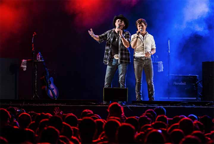 No segmento sertanejo, Chitãozinho e Xororó são também os maiores vencedores de Grammys Latinos. São seis estatuetas, sendo a última em 2022 pelo álbum “Legado”. 
