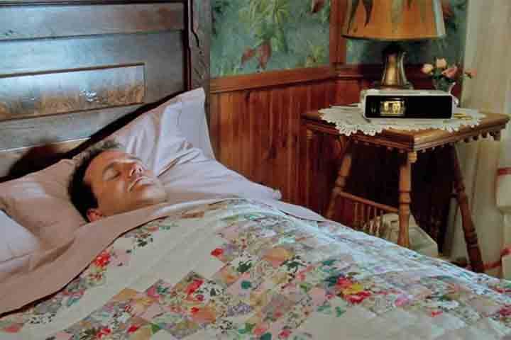 Dessa forma, esteve também em papéis mais sérios, como em Uma Mulher para Dois, de 1993, com Robert De Niro e Uma Thurman. No mesmo ano, estrelou Feitiço do Tempo, com Andie MacDowell, outro de seus grandes sucessos.