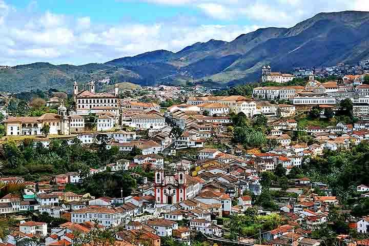 Como distrito, Lavras Novas herda parte do brilho de Ouro Preto, uma das cidades históricas mais importantes do Brasil. Patrimônio Mundial da UNESCO, Ouro Preto foi epicentro do Ciclo do Ouro e da Inconfidência Mineira.