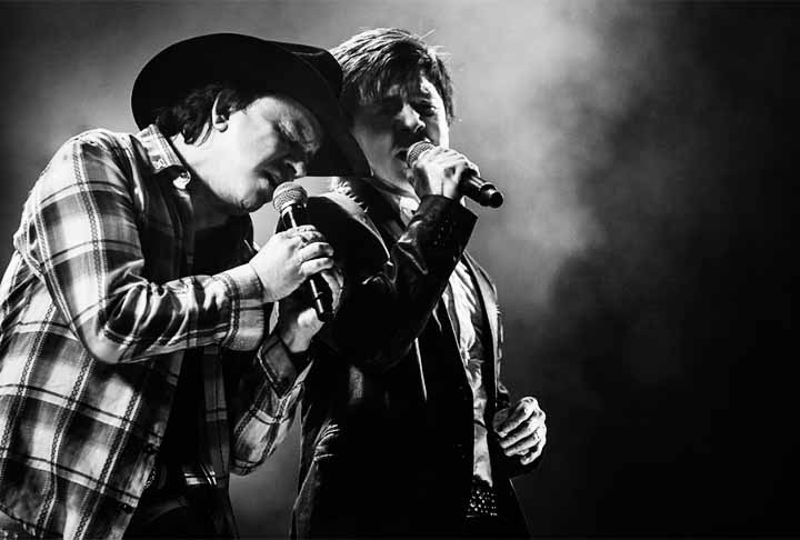 Outro fato importante recente da carreira da dupla é o álbum “Outros Cantos”, parceria com Milton Nascimento que concorreu ao Grammy Latino 2024 na categoria “Melhor Álbum de Música Popular Brasileira”. 


