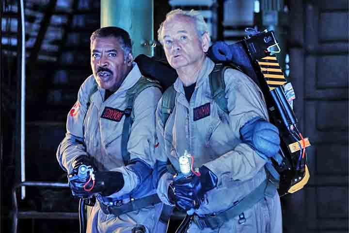 Em 1984, teve seu grande sucesso de bilheteria em Os Caça-Fantasmas, também dirigido por Ivan Reitman, no qual tornou-se um ator consagrado, principalmente no gênero comédia.