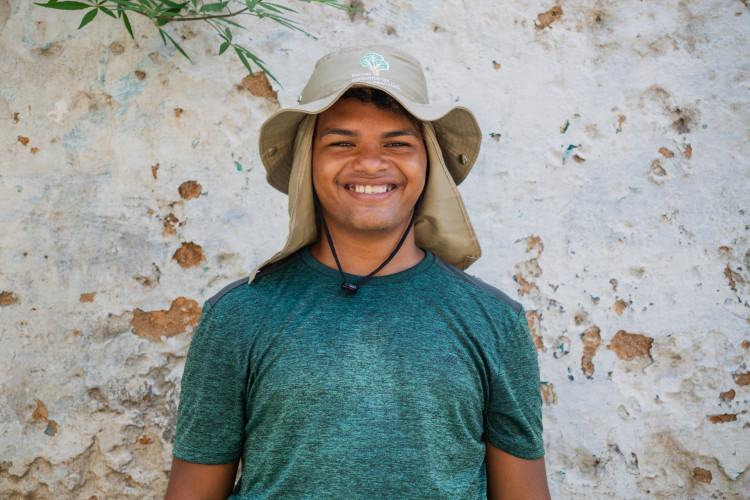 H&aacute; 29 anos, Michel da Silva recorda suas mem&oacute;rias de inf&acirc;ncia brincando no mangue e na praia.