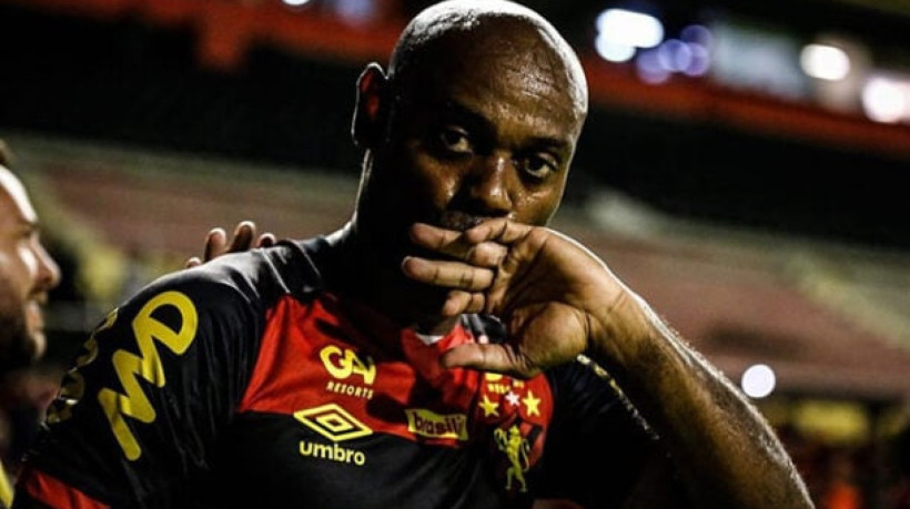 Centroavante de 40 anos tem negociação avançada com o clube e aguarda apenas assinatura para oficializar o vínculo