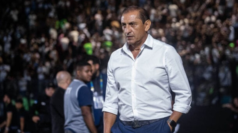 Clube contesta cobrança milionária do ex-treinador e aguarda sentença com expectativa positiva