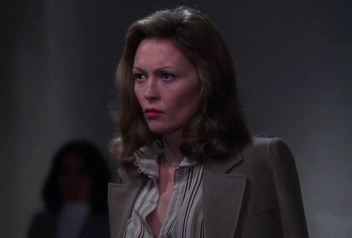 Dunaway atuou em alguns filmes aclamados pela crítica, como Bonnie e Clyde: Uma Rajada de Balas (1967), Chinatown (1974) e Rede de Intrigas (1976 - foto), pelo qual venceu o Oscar de Melhor Atriz.