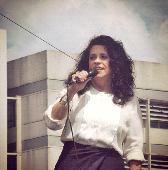 Ao longo de sua carreira, Gal Costa recebeu inúmeros prêmios, incluindo o Prêmio da Música Brasileira e homenagens por sua contribuição à cultura nacional. Participou de festivais históricos e deixou um legado que influenciou gerações de artistas.