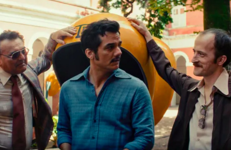 Ambientado em 1977, durante a ditadura militar brasileira, o longa é um thriller político e acompanha Marcelo (Wagner Moura), um especialista em tecnologia que retorna a Recife e se depara com segredos perigosos.