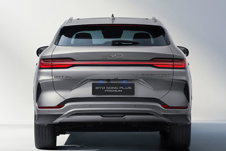 De acordo com a plataforma Statista, mais de 570 mil unidades do Song foram vendidas globalmente, enquanto no Brasil o número chegou a 27.700, conforme dados da Associação Brasileira do Veículo Elétrico (ABVE).