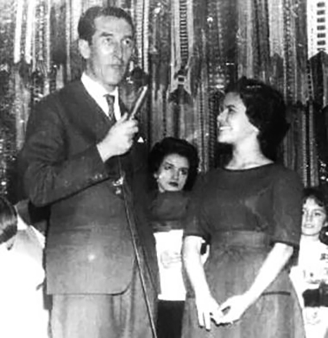 Mudou-se para o Rio na juventude, onde rapidamente ganhou projeção nacional. Elis foi uma das principais intérpretes da música popular brasileira, com voz potente, afinação impecável e uma expressividade emocional única.