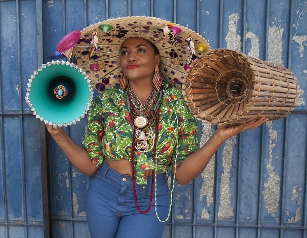 Famosa pelo estilo extravagante e pelas performances energéticas, Gaby Amarantos nasceu em 1º de agosto de 1978, no bairro do Jurunas, em Belém do Pará.