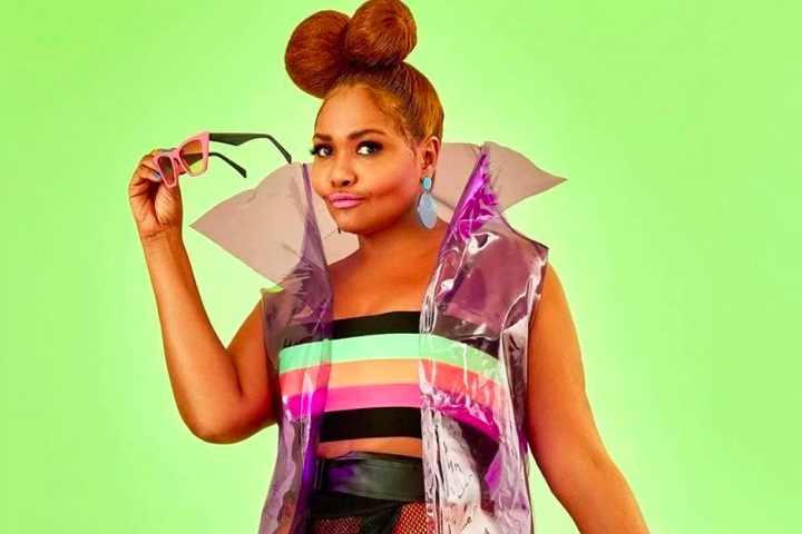 A cantora já se apresentou em festivais como Rock in Rio e já se declarou fã de Lady Gaga.