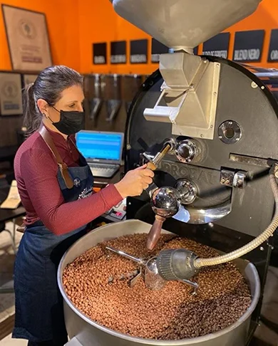 São duas as espécies produzidas e cada uma tem características próprias: Arábica, que responde por 70% da produção, e Robusta (ou Conilon), com 30%. 