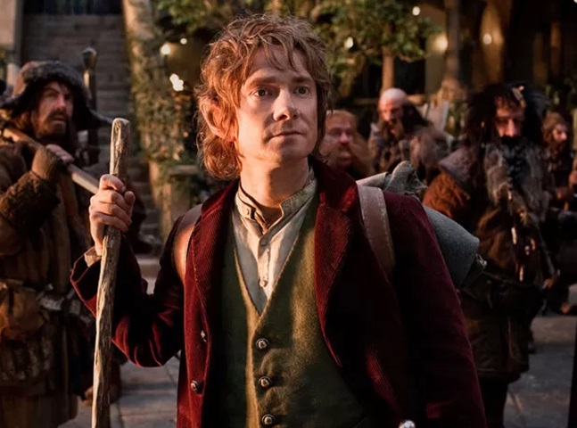 Em 2012, Peter Jackson retornou à franquia para dirigir uma nova trilogia: O Hobbit: Uma Jornada Inesperada, O Hobbit: A Desolação de Smaug e O Hobbit: A Batalha dos Cinco Exércitos, que não foram tão bem avaliados pela crítica quanto a trilogia original.