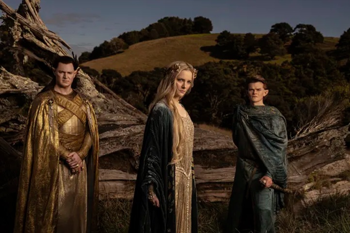 O sucesso da franquia ainda gera frutos até os dias de hoje. Em 2022, por exemplo, foi lançada a série O Senhor dos Anéis: Os Anéis de Poder, produzida pelo Prime Video.