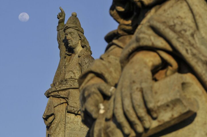 O complexo foi construído entre 1757 e 1805, e foi erguido em homenagem ao Bom Jesus de Matosinhos, uma devoção trazida de Portugal.