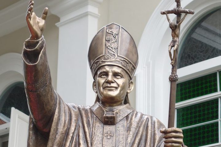 Mesmo sendo um dos países com o maior número de católicos no mundo, o Brasil nunca teve um papa.