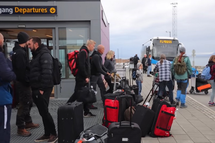 Com o declínio da mineração de carvão, Svalbard passou a investir no turismo como sua principal atividade econômica.