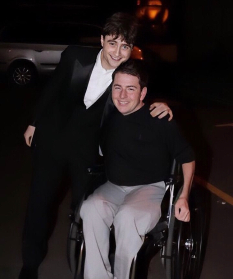 A começar por uma tragédia, que aconteceu em 2009. Enquanto gravava cenas de ação para Harry Potter e As Relíquias da Morte - Parte 1, o dublê do ator Daniel Radcliffe, David Holmes, sofreu um acidente ao ser arremessado contra a parede em uma sequência de voo.