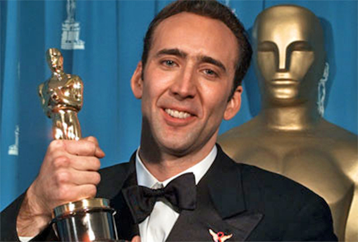 O filme rendeu a Nicolas Cage o Oscar de Melhor Ator - a única estatueta de sua carreira. Ele também levou o Globo de Ouro pela performance na produção.

