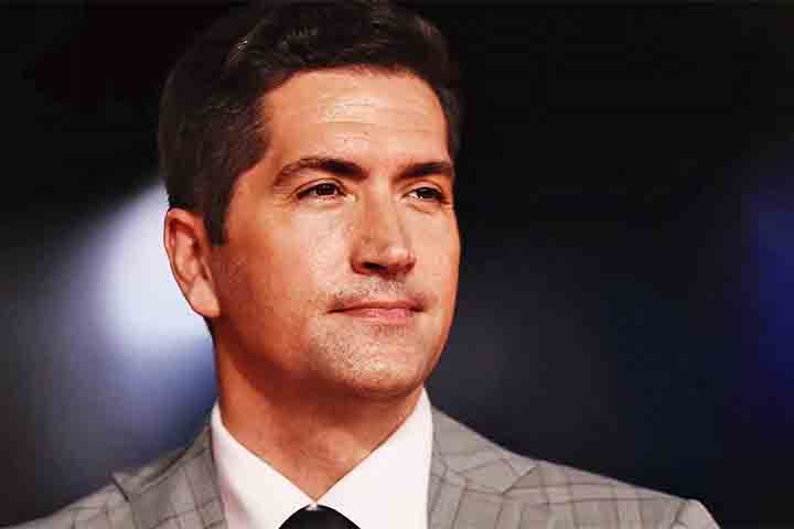 Sua experiência com thrillers, ficção científica e dramas com toques de humor se encaixa perfeitamente na proposta de Uma Mente Excepcional.