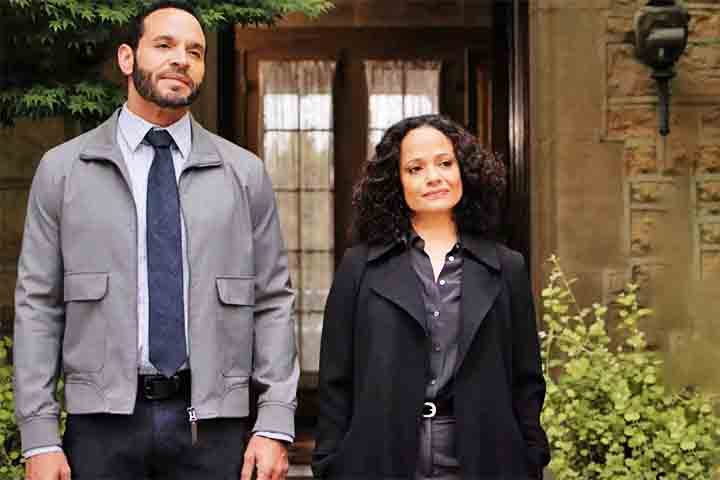 Segundo ele, havia a intenção de inserir essas respostas já na primeira temporada, mas a equipe criativa preferiu evitar uma narrativa apressada e prometeu conceber esses momentos com mais profundidade nos próximos episódios.