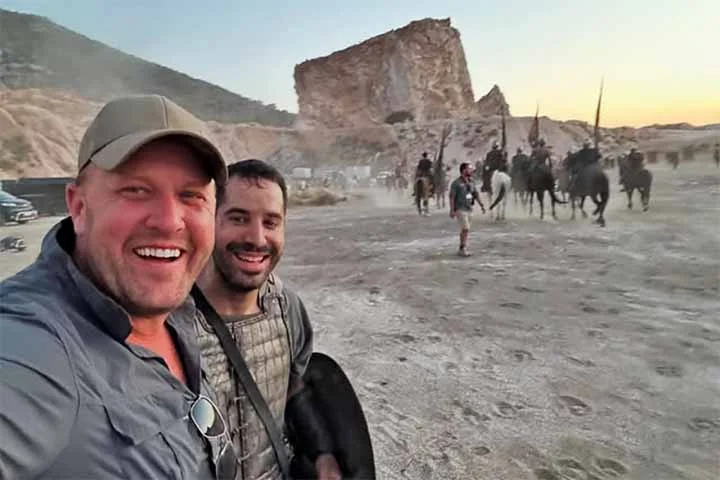 Erwin tem se destacado por seu talento em adaptar histórias de fé para o formato audiovisual sem perder a sensibilidade nem o apelo narrativo.