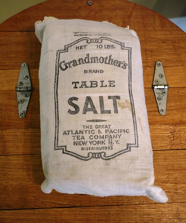 No entanto, deve ser consumido com moderação – a recomendação é não ultrapassar 5 gramas por dia. Por outro lado, o sal light não é indicado para pessoas com doenças renais, pois o cloreto de potássio pode sobrecarregar os rins em casos de insuficiência renal.