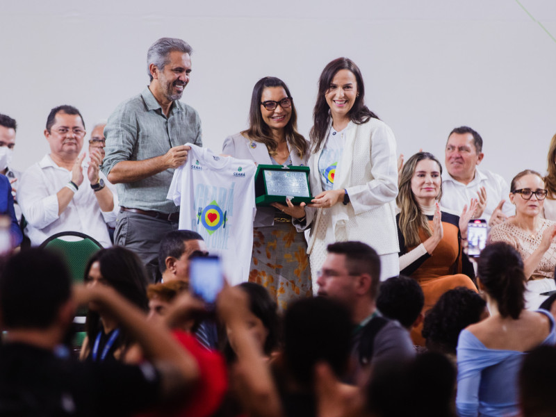FORTALEZA-CE, BRASIL, 26-05-2025: Visita da primeira-dama do Brasil, Janja Lula da Silva, ao Ceará. Na ocasião, há a entrega das certificações do curso de panficação social, com a presença de autoridades, como Elmano de Freitas, Evandro Leitão e Camilo Santana. (Foto: Fernanda Barros/ O Povo)