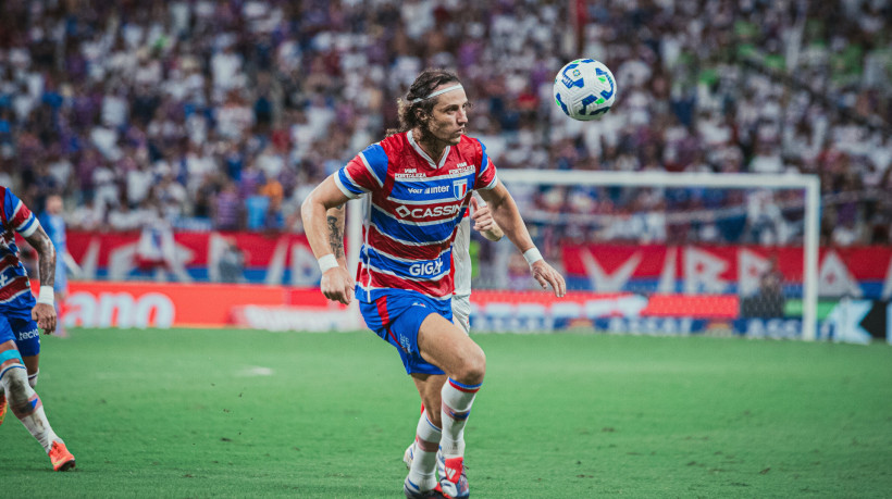Zagueiro David Luiz no jogo Fortaleza x Internacional, no Castelão, pelo Campeonato Brasileiro Série A 2025