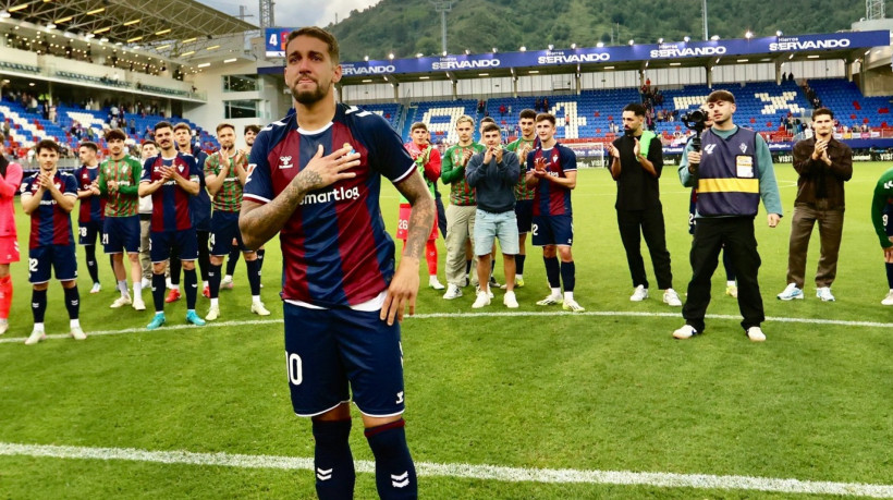 Matheus Pereira se emocionou em despedida do Eibar