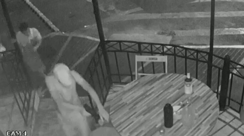 Pelos menos seis homens participaram da ação criminosa em bar no bairro Varjota, em Fortaleza