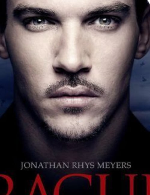 Dois exemplos mais recentes incluem Jonathan Rhys Meyers (foto) na série Drácula de 2013, produzida pela NBC, e Claes Kasper Bang, o ator dinamarquês que interpretou o conde na minissérie homônima de 2020, produzida em parceria entre a BBC e a Netflix.