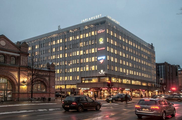 Estocolmo também é famosa por ser um centro de inovação e tecnologia. É a sede de empresas globais como Spotify e Ericsson, além de ser um polo para startups, muitas das quais surgiram na próspera cena tecnológica da cidade.