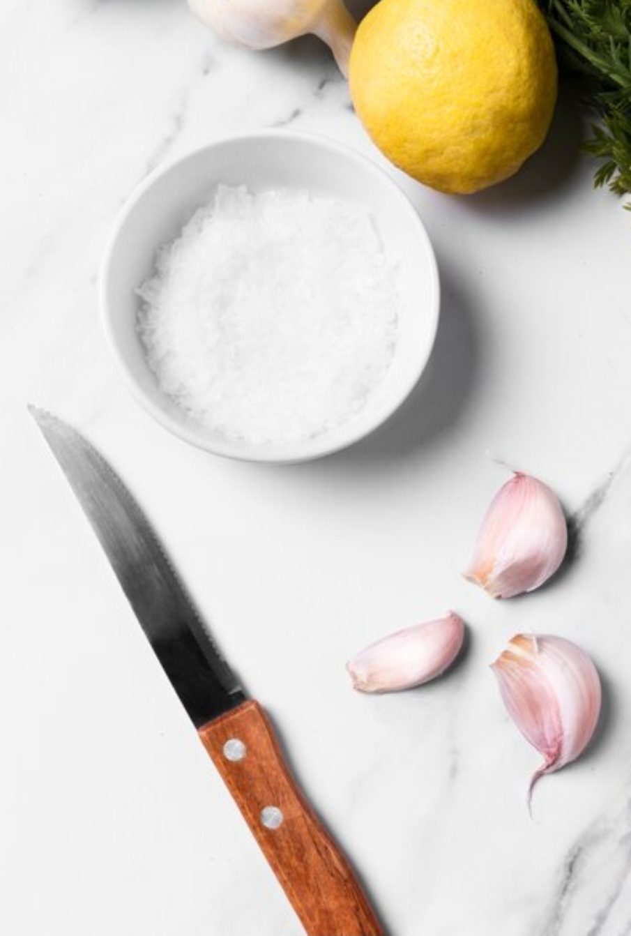 Esses benefícios tornam o sal um ingrediente imprescindível na nossa dieta, mas a chave está no equilíbrio. Embora o sal seja necessário, seu consumo deve ser moderado para evitar problemas de saúde.