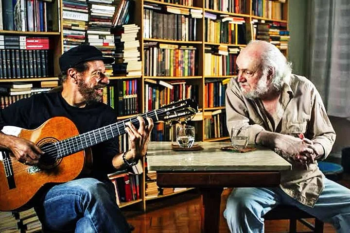 O espetáculo inclui clássicos do repertório de João Bosco, em especial aqueles da consagrada parceria com o letrista Aldir Blanc (1946 - 2020), como “O Bêbado e a Equilibrista” e “O Ronco da Cuíca”. 
