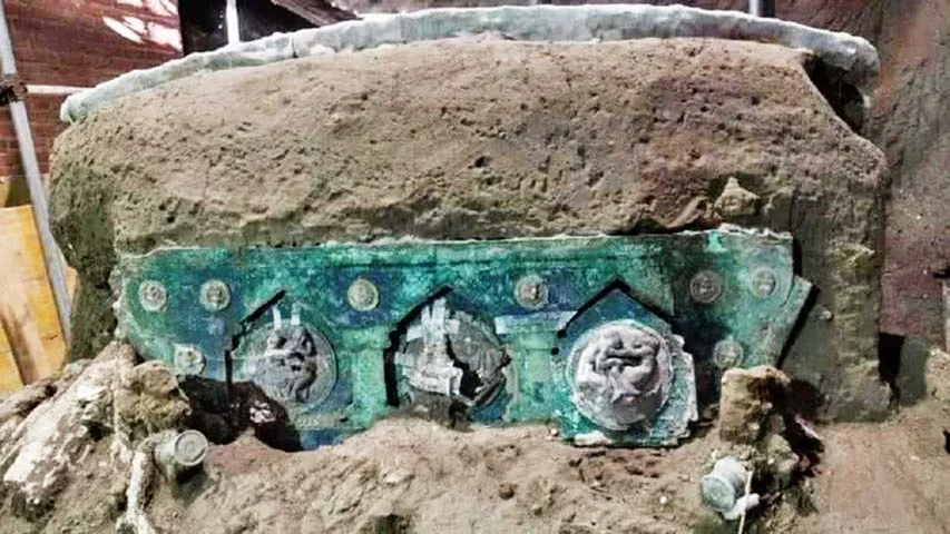 Desde 2017, autoridades italianas combatem o tráfico de relíquias, ajudando também a proteger e revelar novos achados arqueológicos.