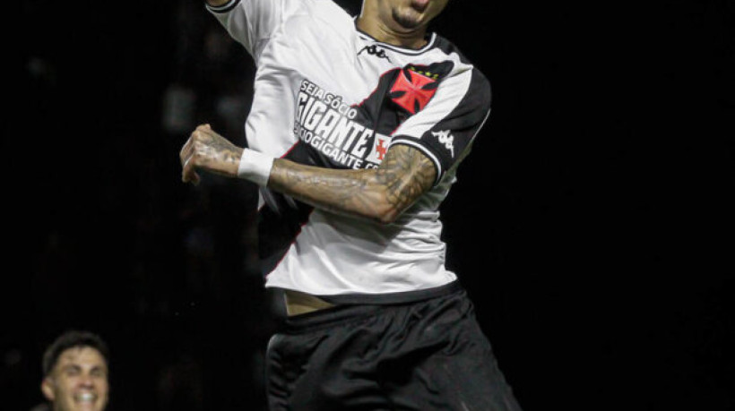 Há uma semana, o clube sofreu um transfer ban por causa da dívida com o Nantes, da França, pela contratação do atacante Adson