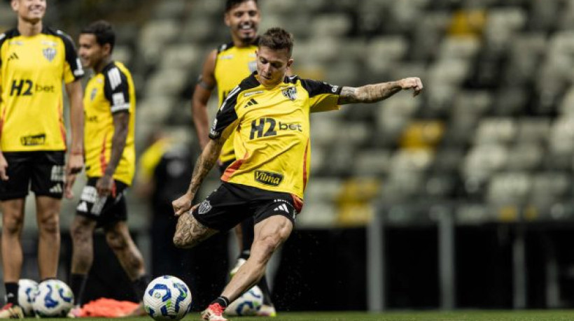 Nos últimos dias, outros jogadores também sofreram com o problema no elenco do Galo. Gabriel Menino desfalcou o time contra o Corinthians