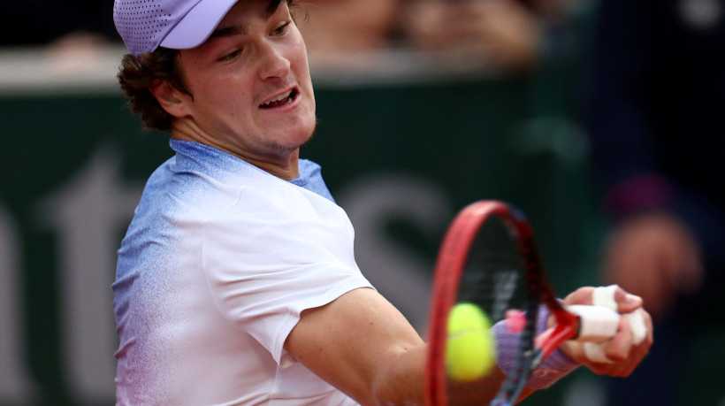 João Fonseca avança em Roland Garros, é o único brasileiro na chave e terá pela frente o experiente francês Pierre-Hugues Herbert