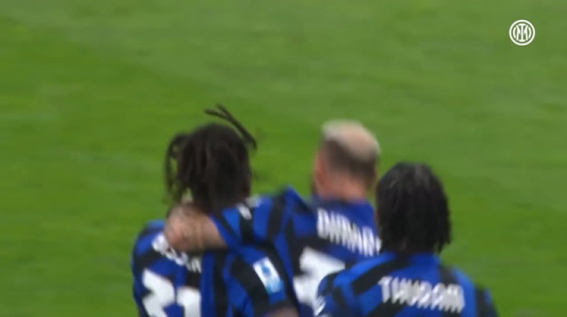 O chute perfeito de Bisseck contra a Lazio