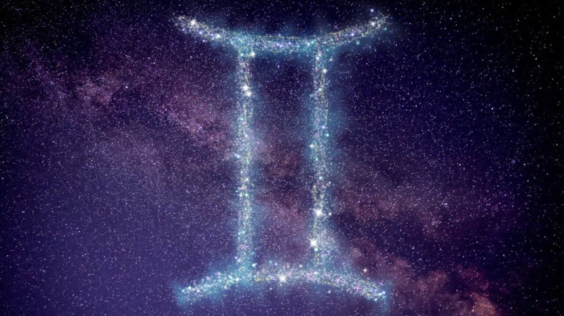 O geminiano terá boas oportunidades pessoais e profissionais no início do mês (Imagem: New Africa | Shutterstock) 